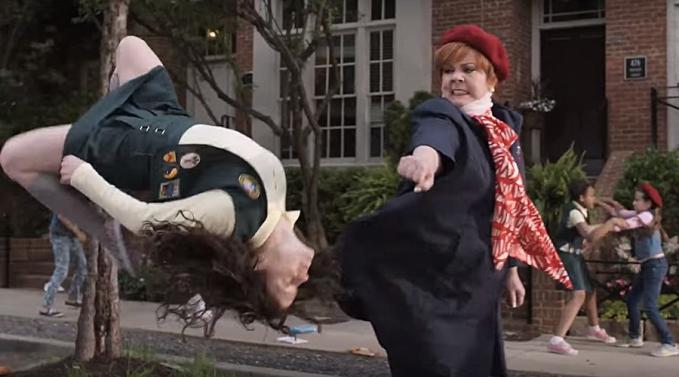 A főnök A Főnök jól illik Melissa McCarthy karakteréhez. A lehengerlő modorú és hasonló megjelenésű antisztár újabb nyomulással növeli a mozik bevételét.