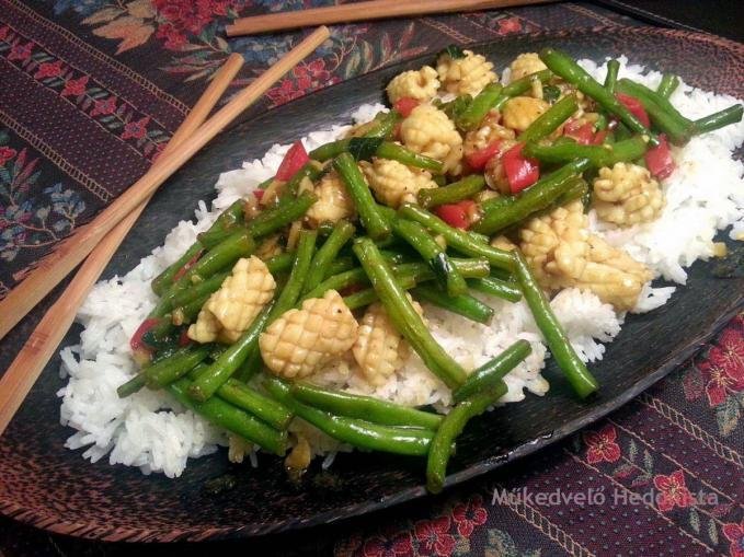 Tintahal zöldbabbal