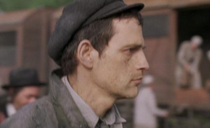 Saul fia film A Saul fia csúcsot döntő nézőszámmal vetített magyar film. Egy hazai alkotás 34 év után újra Oscar-díjas lett és elérkezett az ideje az itthoni lemezkiadásához.