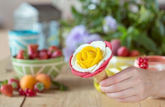 Gelarto Rosa webpage A Gelarto Rosa és Gelarto Bistro asztalánál ülve minden budapesti bédekker kötelezően megtekintendő pontja, a Bazilika teljes pompájában látható. Ha éppen nem takarja ki a nagytemplomot a rózsafagylaltra áhítozók kígyózó sora.