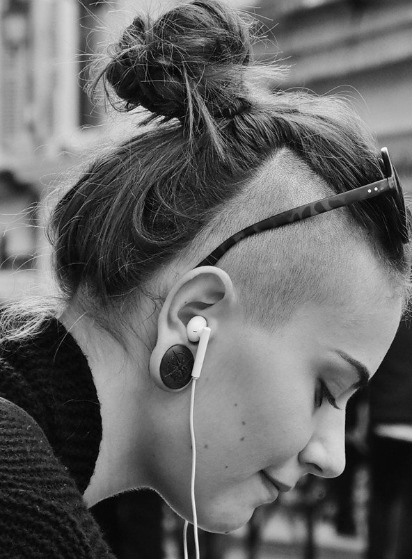 Milyen a párizsi nő? 6 la parisienne sofitelbudapest 2 Ikonikus képek érkeztek egy kiállítás keretében Budapestre, intim bepillantás gyanánt a párizsi nő életébe, mely a világ egyik legelragadóbb közössége.