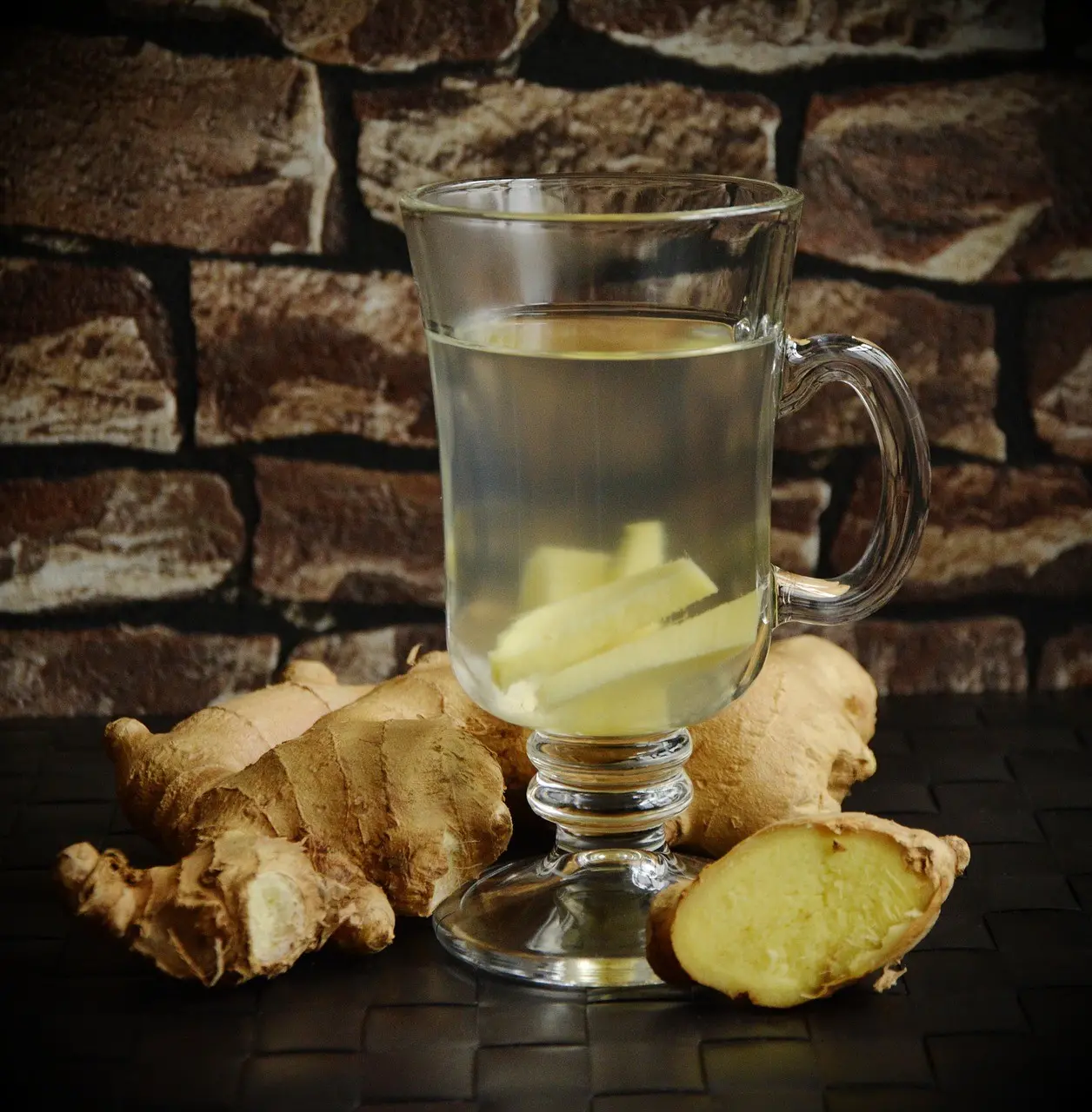Paula Grainger & Karen Sullivan – Csodateák 3 gyomber tea Csodateák ... Nem tudom, hogy ismerek-e olyan embert, aki ne szeretne teázni. Mert teázni - bármilyen formában - általában mindenki szeret.