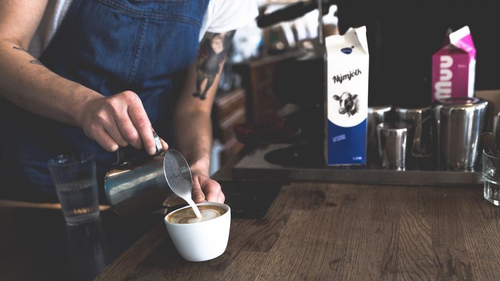 latte art Egy laza esemény szerveződik 2018 május 17-re a hazai újhullámos kávérajongóknak, ahol a Latte Art -é (tej művészeté) lesz a főszerep.