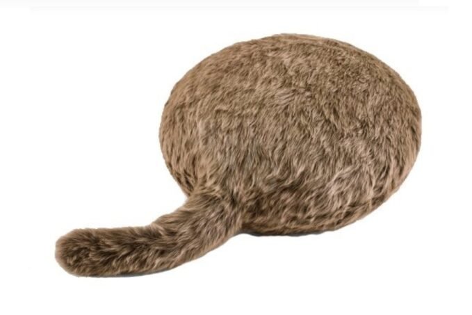 QOOBO Tokió 14 milliós metropolis. Közlekedni, lakni, egyáltalán létezni ott a japán (ön)fegyelem nélkül a nap 24 órájában lehetetlen. Ebből a szempontból nincsenek japán szabadnapok.