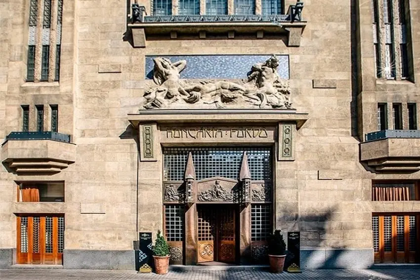 Continental Hotel Galéria Kávézó