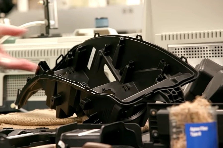 Kavehejbol gepkocsielem Kávéhéj Ford gépkocsielemként hasznosul a McDonald’s jóvoltából. A tartós örömet nyújtó autózás és a pillanatnyi örömet adó kávézás szövetségre lép.