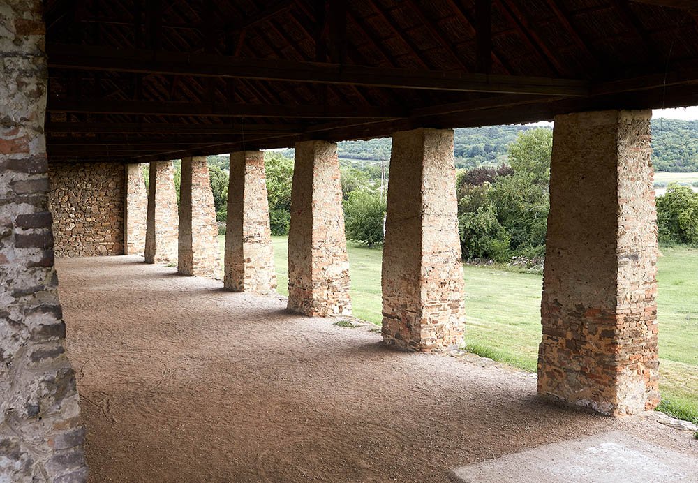 Sef Fesztival Tihanyban helyszin 1 Sztárséfekkel, exkluzív helyszínen, különleges kínálattal várja a hazai minőségi gasztronómia szerelmeseit a Séf Fesztivál Tihanyban