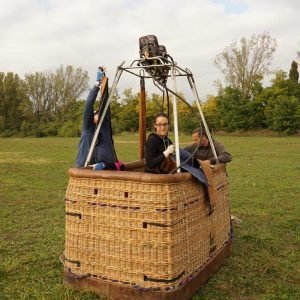 Az egész országban csak hat nő űzi ezt a sportot 4 holegballon noi pilotak Anna Vajon milyen sport lehet az, amit Magyarországon mindössze hat nő űz profi szinten? Eláruljuk: a hölgyek hőlégballon pilóták