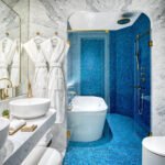 Deluxe Room Dupla Aggyal Furdoszobaja Matild Palota Luxury Collection Hotel Budapest Lerántjuk a leplet képekben a Matild Palota MKV DESIGN által tervezett impozáns tereiről!