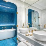 Deluxe Room Kiralyi Halo Furdoszobaja Matild Palota Luxury Collection Hotel Budapest Lerántjuk a leplet képekben a Matild Palota MKV DESIGN által tervezett impozáns tereiről!