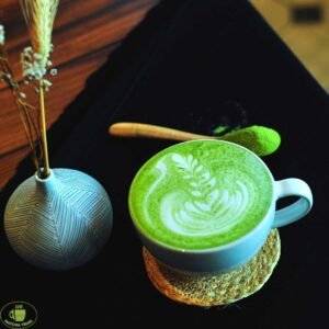 Két hely, ahol minden a matcháról szól 18 Matcha Tsuki tea 6 Latte, limonádé, fagyi, sajttorta – klasszikus finomságok, amiket már „matchásítva” is megkóstolhatunk a főváros két pontján.