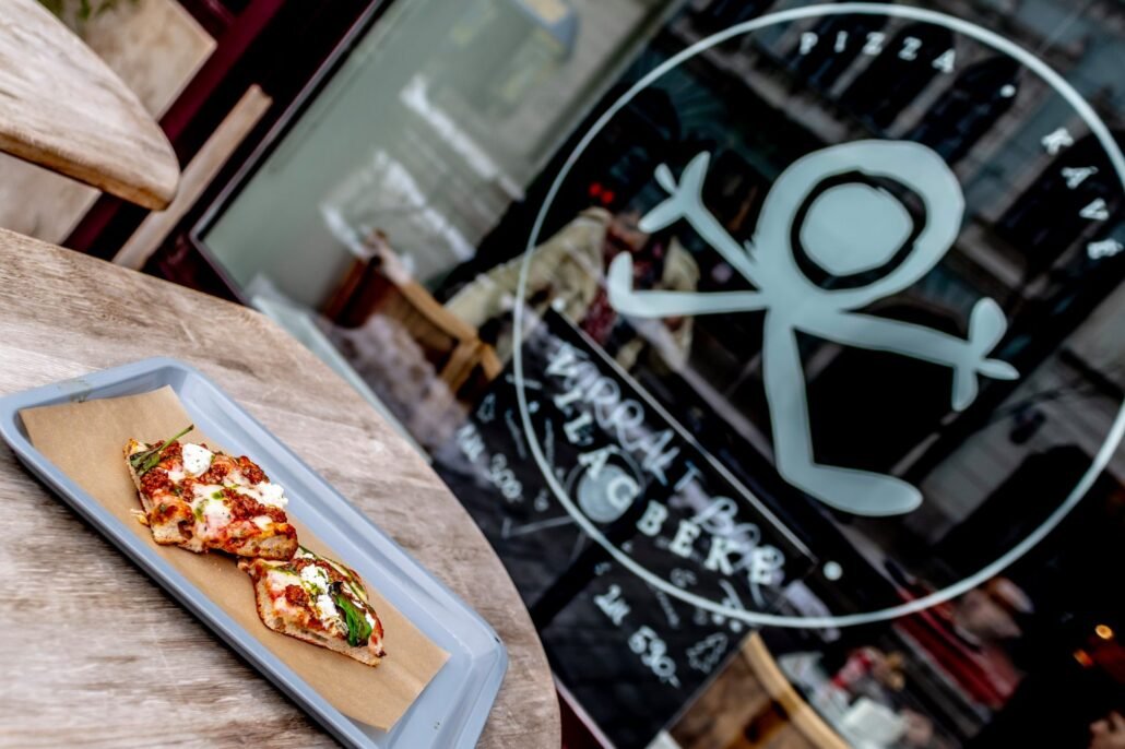 Pizza Kave Vilagbeke Idén is megtaláljuk az ország legjobb alternatív vendéglátóhelyeit: a pizzától a gyroson és a barbeque-n át a fúziós fogásokig