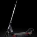 Render A rollerekre vonatkozó KRESZ-szabályok még mindig nem tiszták, ám lassan kialakul a helyük a magyar városok közlekedési rendszerében.