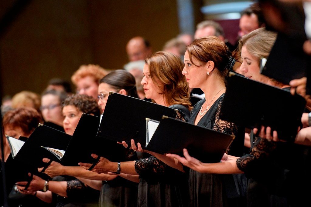 Gyász és vigasz – 2021. október 28. 2 2021 11 6 MUPA In memoriam Kocis Nemzeti Enekkar Csatlos Norbert Nem is lehetne stílusosabban búcsúztatni a nyarat, mint egy komolyzenei koncerttel.