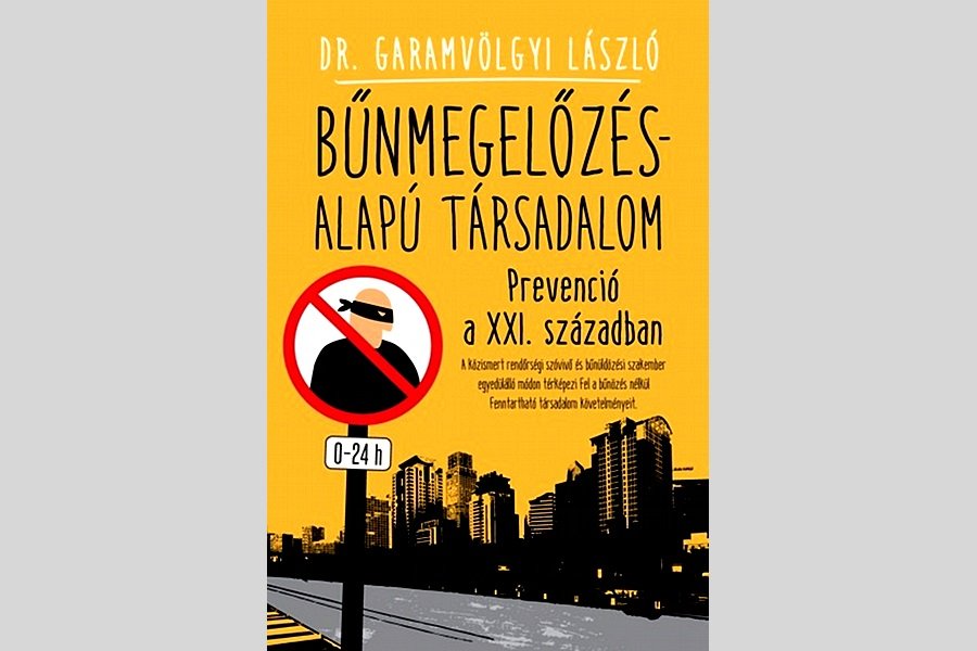 Garamvölgyi László Bérgyilkos Budapesten könyvbemutató 2 Garamvolgyi Bunmegelozes alapu tarsadalom Garamvölgyi László Bérgyilkos Budapesten regénye nem ropogós kiadvány, csak az olvasása friss.