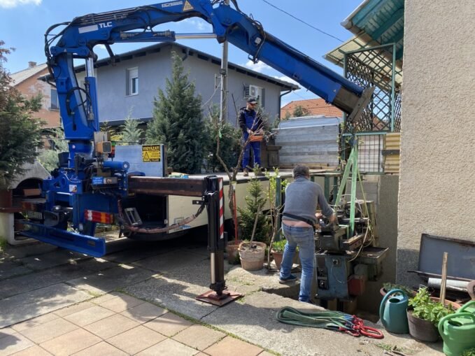 munkagep szallitas Autódaru bérlés folyamata nem csak építkezési projektekhez nélkülözhetetlen, hanem sok más iparágban is hasznos lehet. Ebben a cikkben bemutatjuk, mire kell odafigyelni.