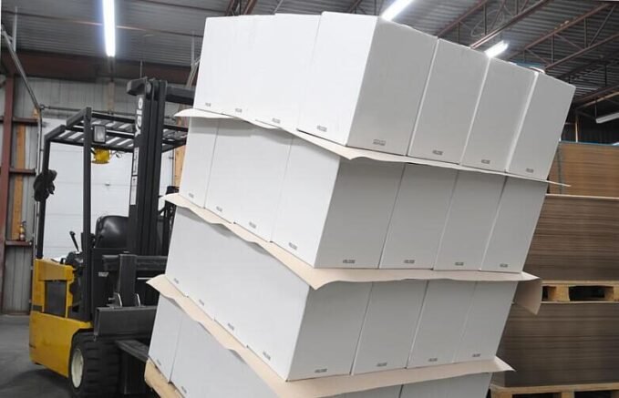 Miért érdemes csúszásgátló papírt használni a logisztikában?