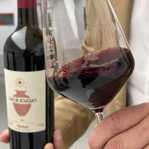 vingardium 2 Vannak esték, amikor az ember nem új élményt keres, hanem megerősítést. Azt az ismerős, belül már megfogalmazott vágyat, hogy egyszerre szeretne tanulni, rácsodálkozni és igazán jelen lenni. A Vingardium Around the World pontosan erre az érzésre rezonál.